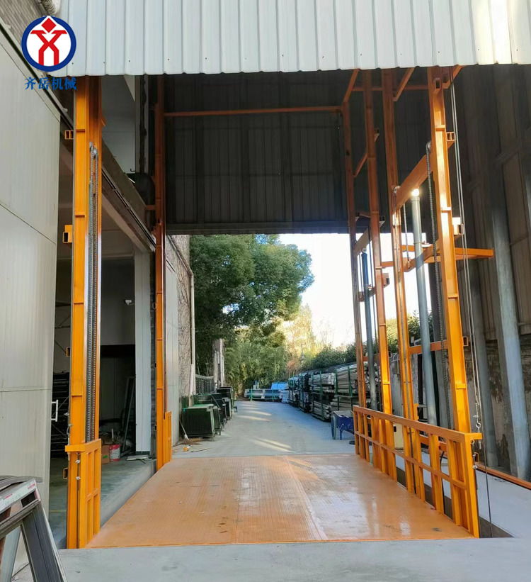 承载10吨导轨式四缸八柱升降平台直角进出货设备交付使用